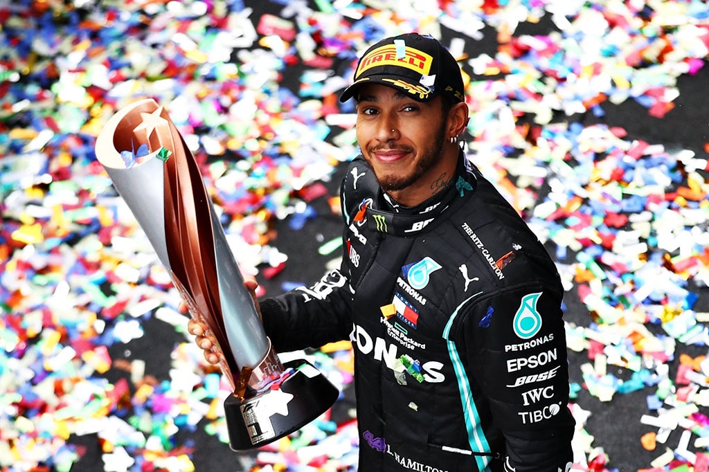 Lewis Hamilton é heptacampeão