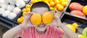 Com o valor de 1 salário mínimo dá para fazer compras no supermercado e alimentar a família por 1 mês?