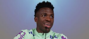 Vini Junior é eleito o melhor do mundo pela Fifa