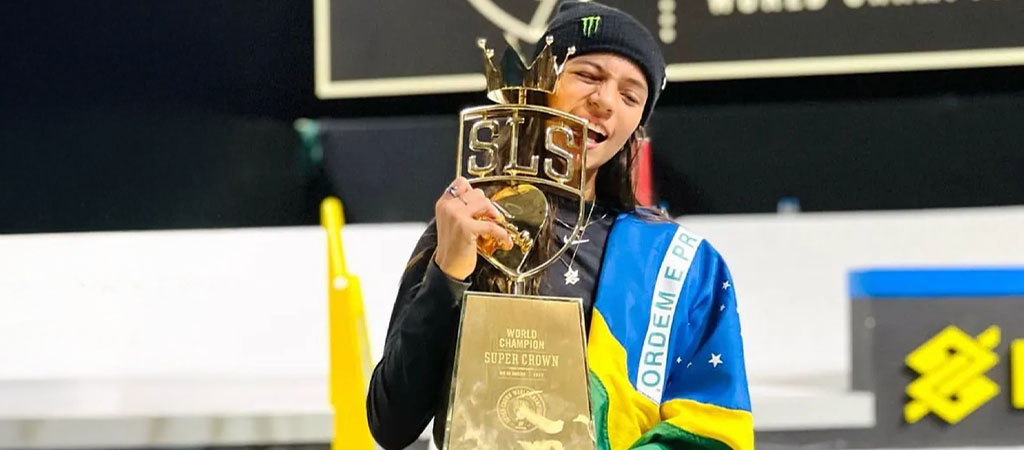 Rayssa Leal se torna primeira tricampeã do skate