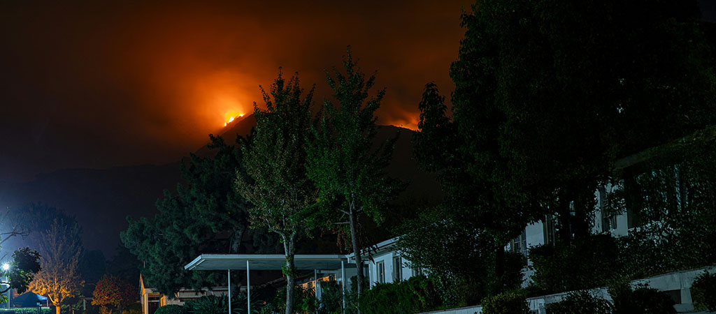 Incêndio florestal atinge Los Angeles