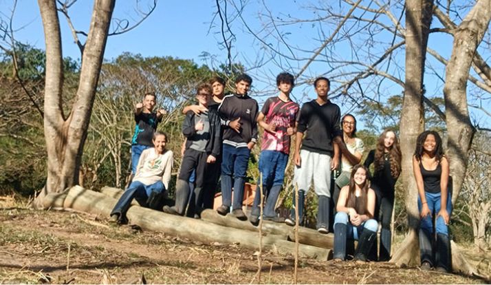 Estudantes do Programa Jovem Agricultor visitam o sítio Nelson Guerreiro para conhecer sistema de integração entre agropecuária e a floresta