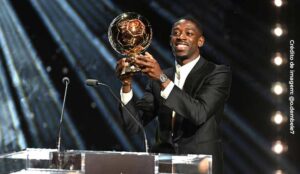 Dembélé, do PSG, é eleito melhor jogador do mundo